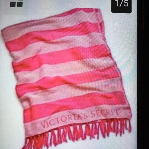 Victoria’s Secret beach towel /throw blanket - Picture 1 of 3
